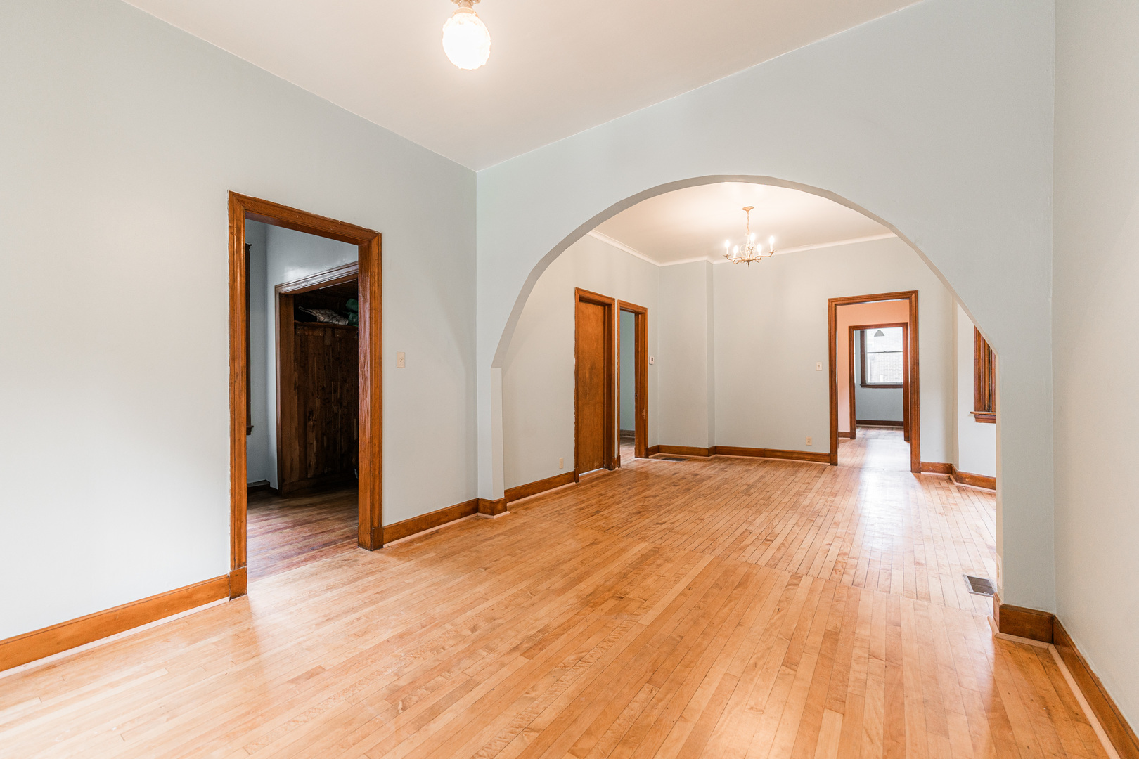 2735 W Saint Georges Court