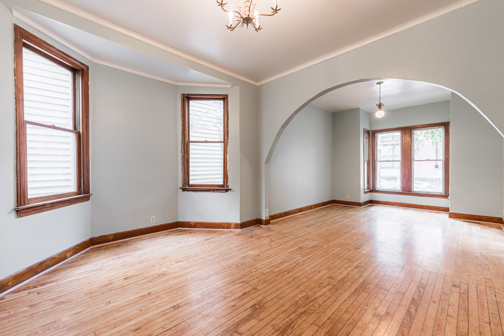 2735 W Saint Georges Court
