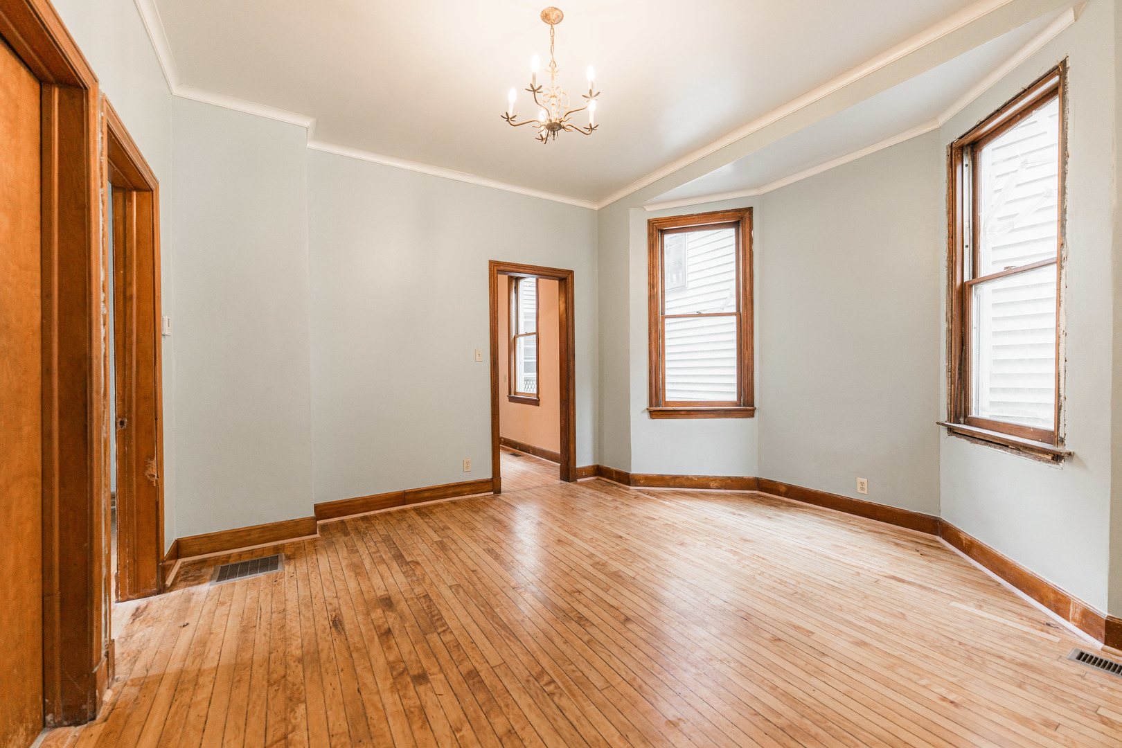 2735 W Saint Georges Court