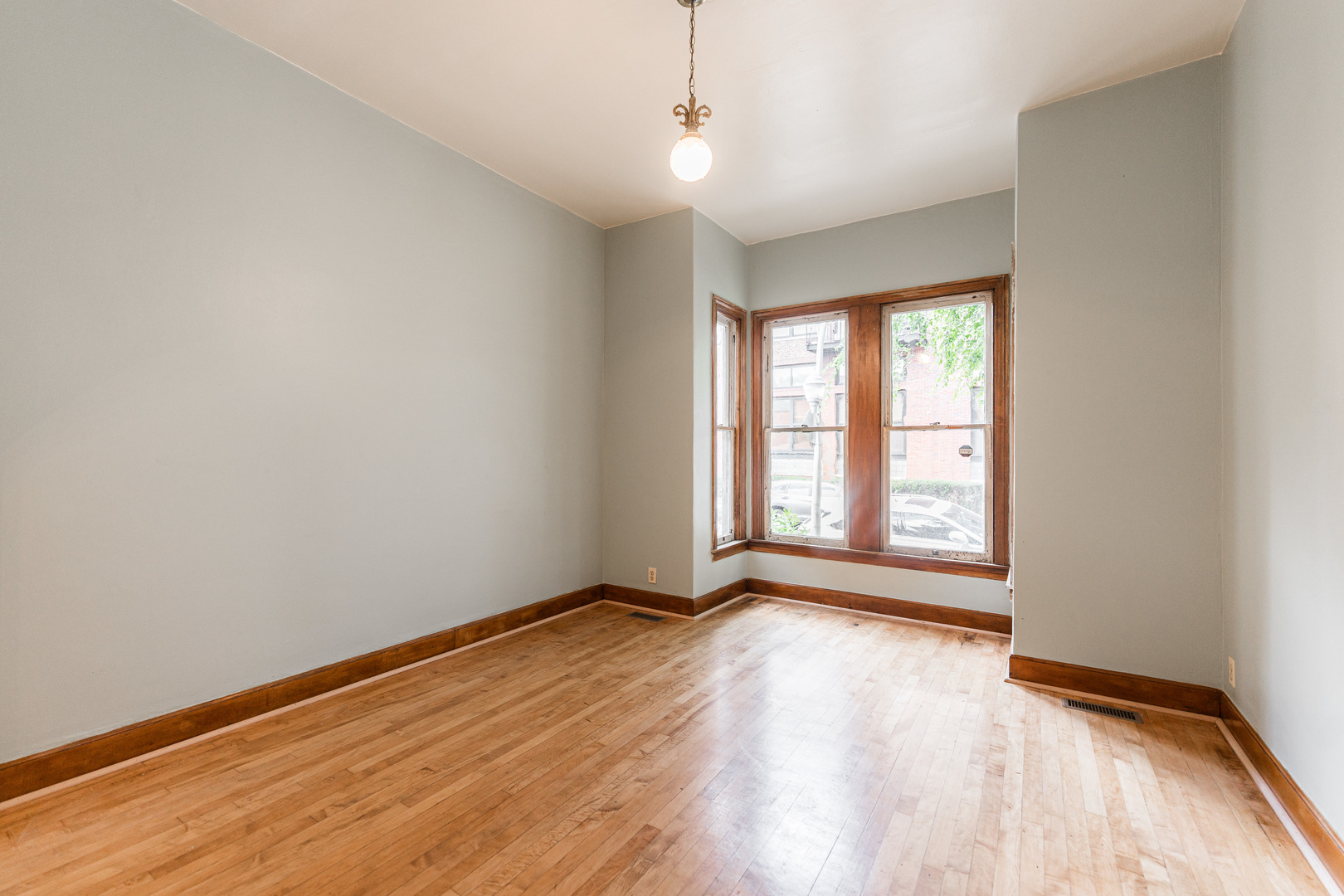 2735 W Saint Georges Court