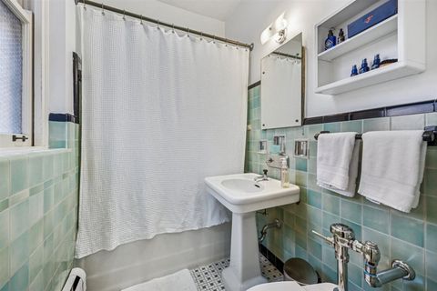 Tiny photo for 200 S Maple Avenue #12, Oak Park, IL 60302 (MLS # 12582105)