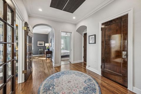 Tiny photo for 200 S Maple Avenue #12, Oak Park, IL 60302 (MLS # 12582105)