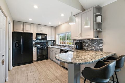 Tiny photo for 1925 Ozark Parkway, Algonquin, IL 60102 (MLS # 12443141)