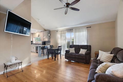 Tiny photo for 1925 Ozark Parkway, Algonquin, IL 60102 (MLS # 12443141)