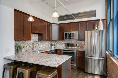 Tiny photo for 124 W Polk Street #307, Chicago, IL 60605 (MLS # 12658765)
