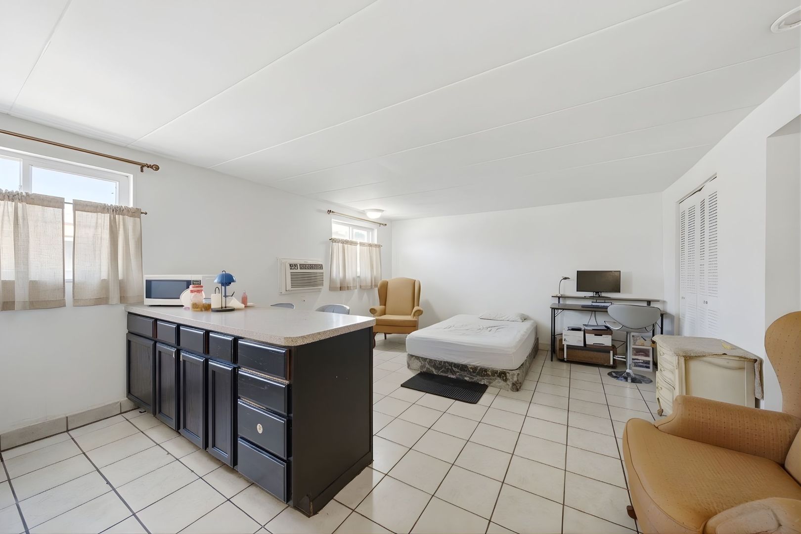 5470 S Archer Avenue 3B