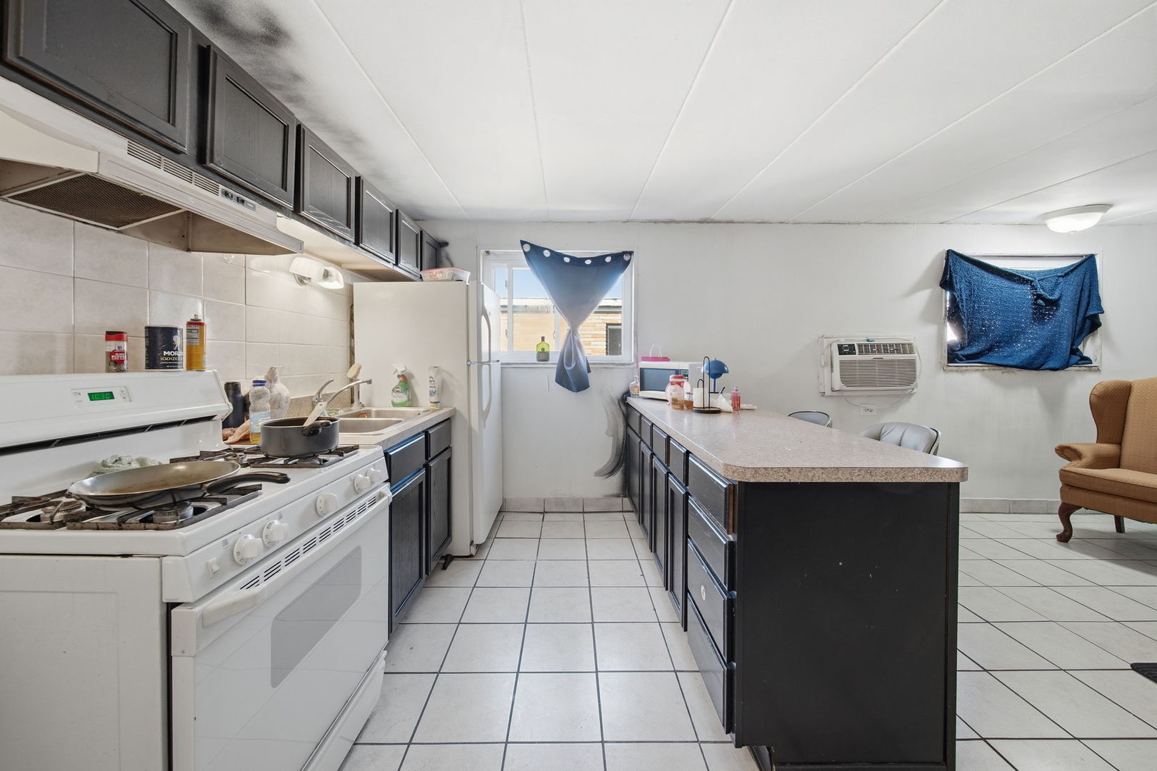 5470 S Archer Avenue 3B