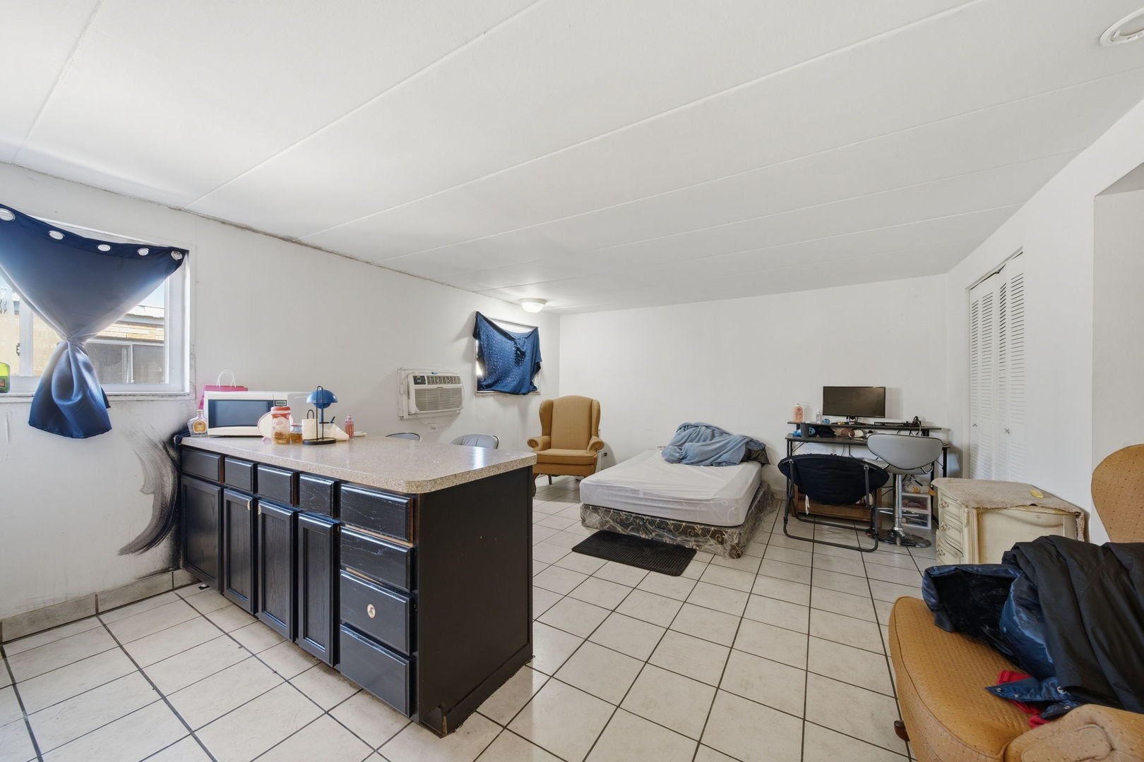 5470 S Archer Avenue 3B