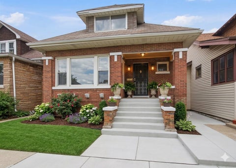 Photo of 10742 S Prairie Avenue, Chicago, IL 60628 (MLS # 12665653)