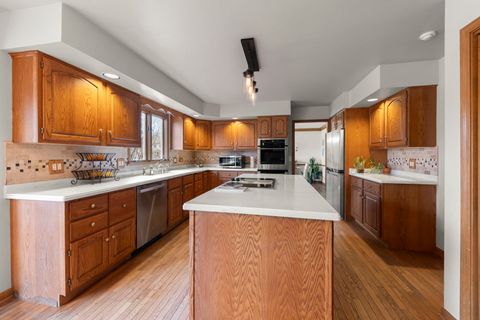 Tiny photo for 381 Prairie Knoll Drive, Naperville, IL 60565 (MLS # 12587926)