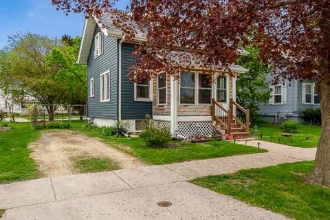 Photo of 541 Roscoe Avenue, South Beloit, IL 61080 (MLS # 12638979)