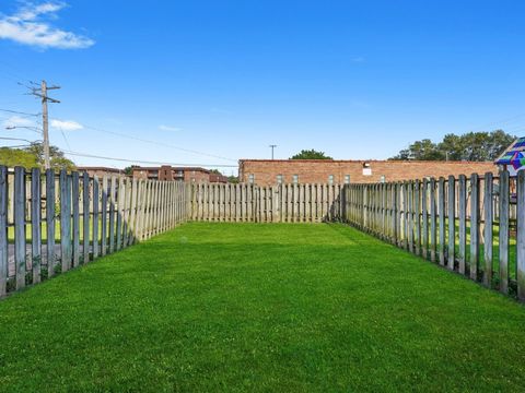 Tiny photo for 14541 S MARQUETTE Avenue, Burnham, IL 60633 (MLS # 12468012)