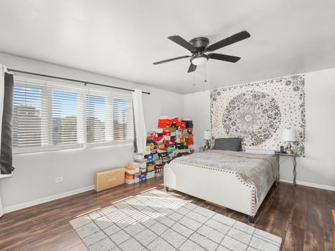 Tiny photo for 14541 S MARQUETTE Avenue, Burnham, IL 60633 (MLS # 12468012)
