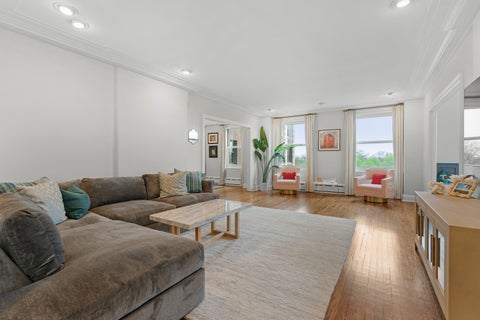 Tiny photo for 3740 N Lake Shore Drive #5A, Chicago, IL 60613 (MLS # 12686800)
