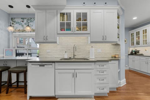Tiny photo for 3740 N Lake Shore Drive #5A, Chicago, IL 60613 (MLS # 12686800)