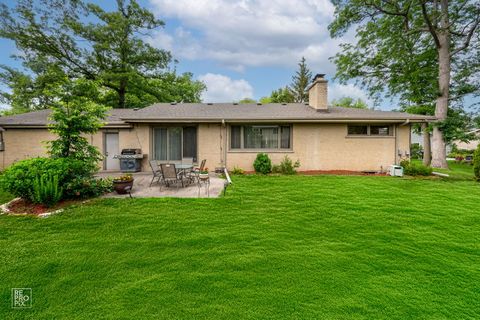 Tiny photo for 641 E Belmont Avenue, Addison, IL 60101 (MLS # 12391912)