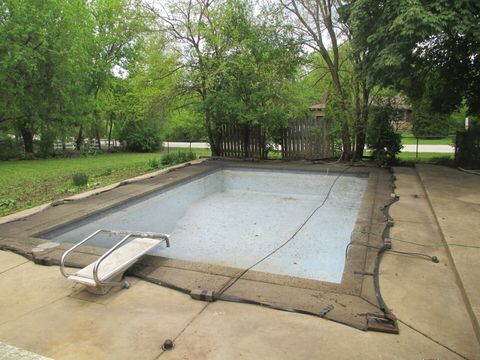 Tiny photo for 2N131 Willard Street, Carol Stream, IL 60188 (MLS # 12633428)