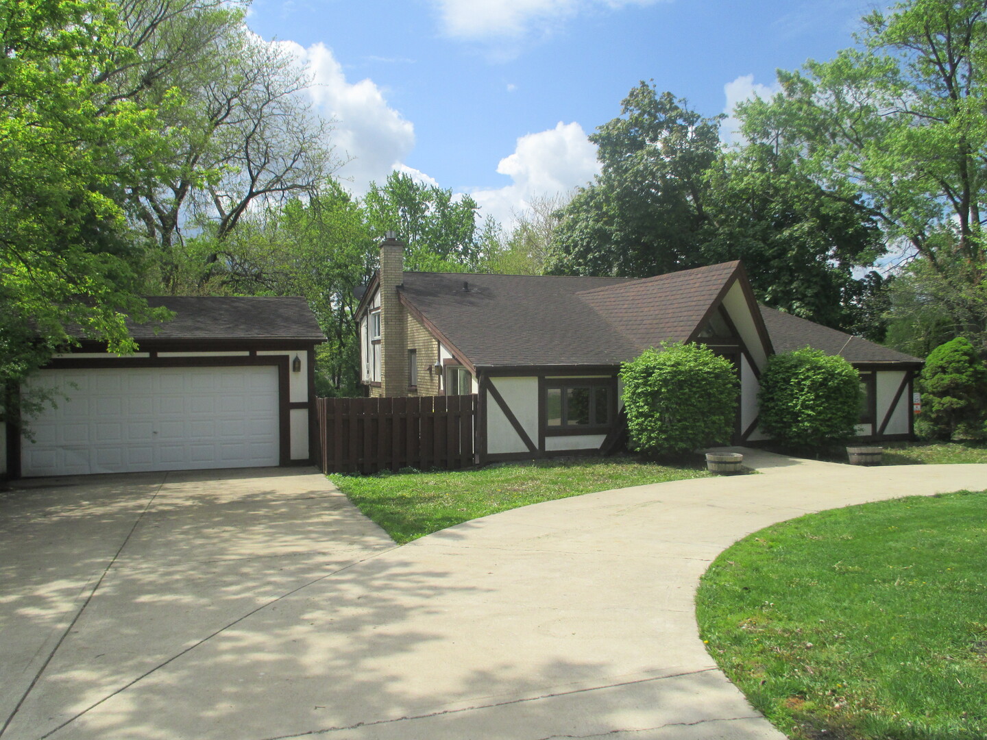 2N131 Willard Street