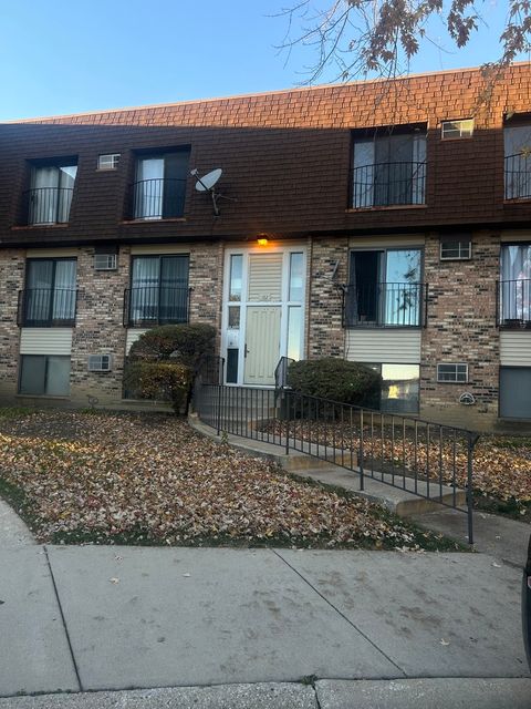 Photo of 162 S Waters Edge Drive #301, Glendale Heights, IL 60139 (MLS # 12620728)