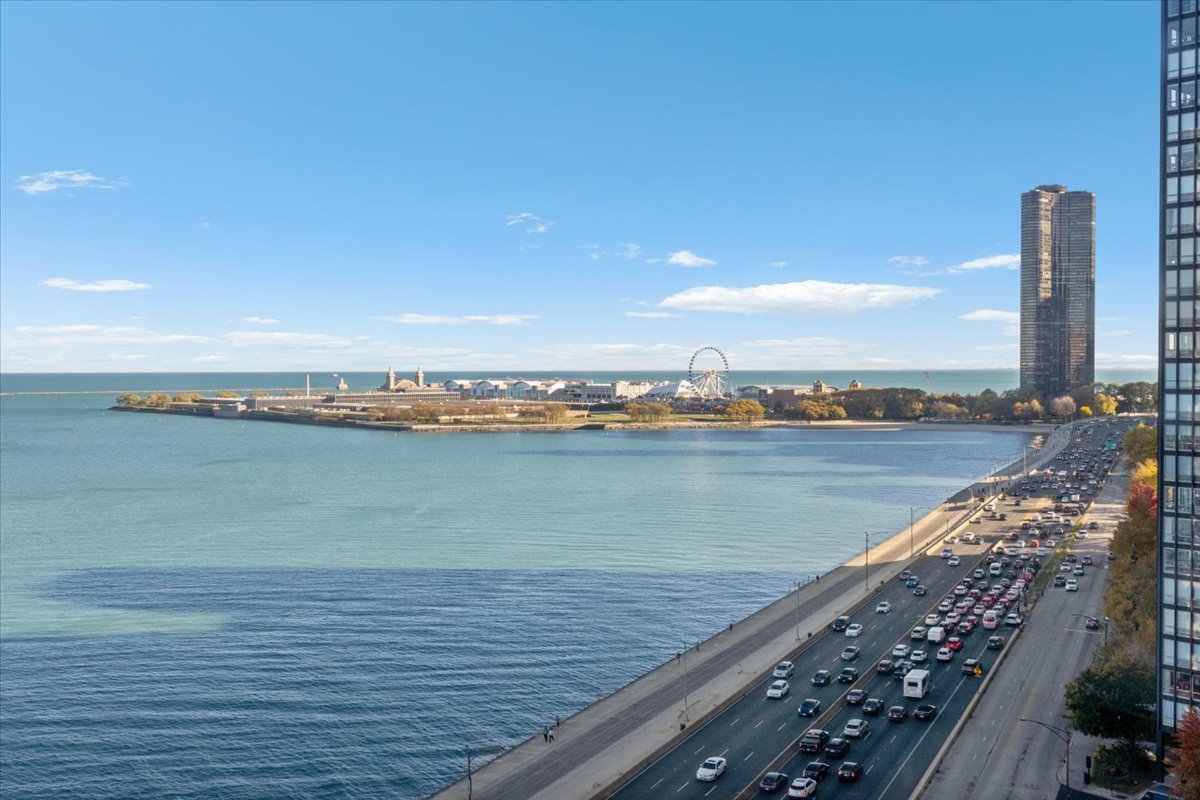 990 N LAKE SHORE Drive 16A