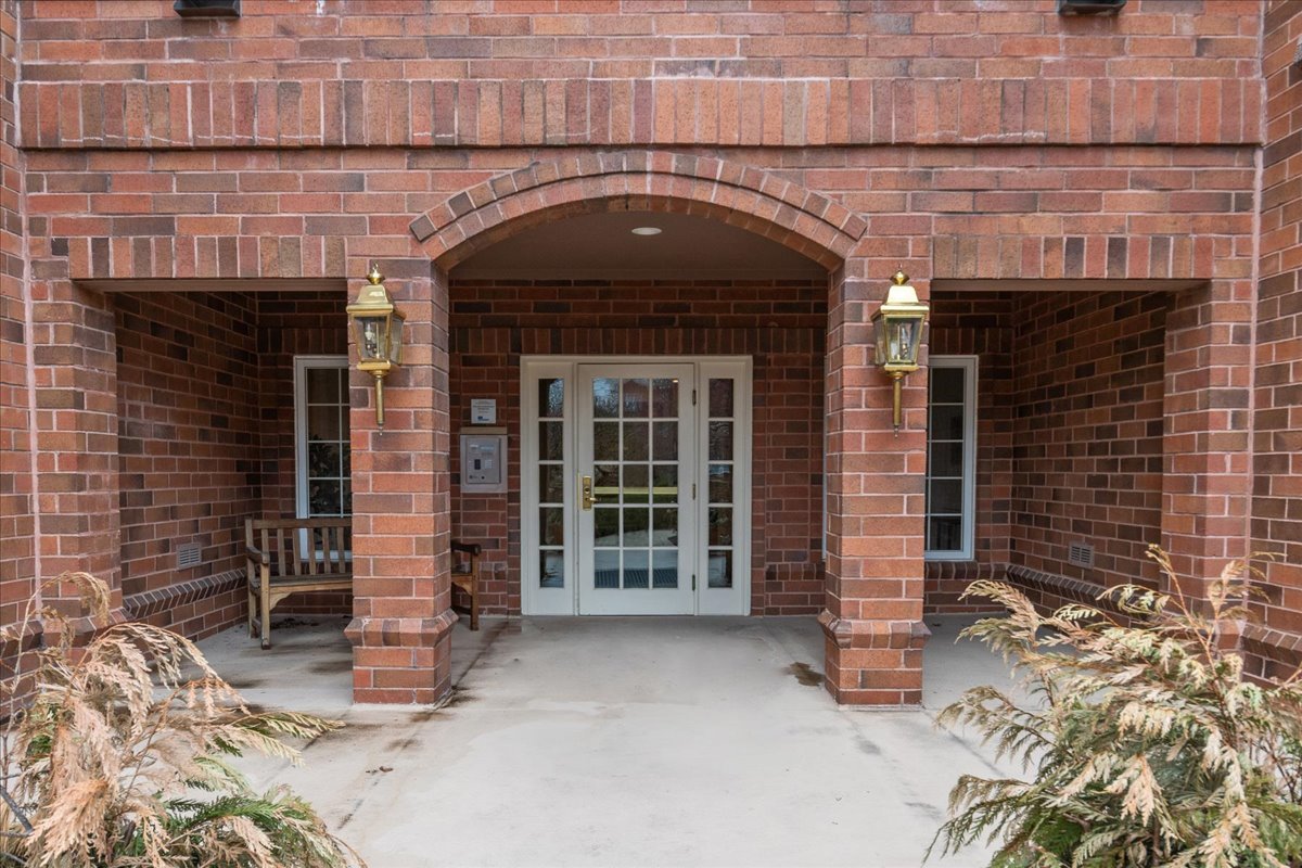 332 Regent Wood Road 332