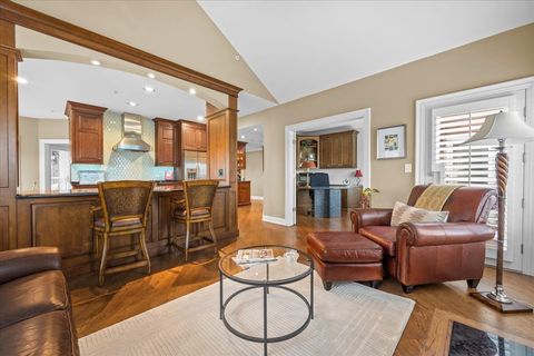 Tiny photo for 332 Regent Wood Road #332, Northfield, IL 60093 (MLS # 12612412)