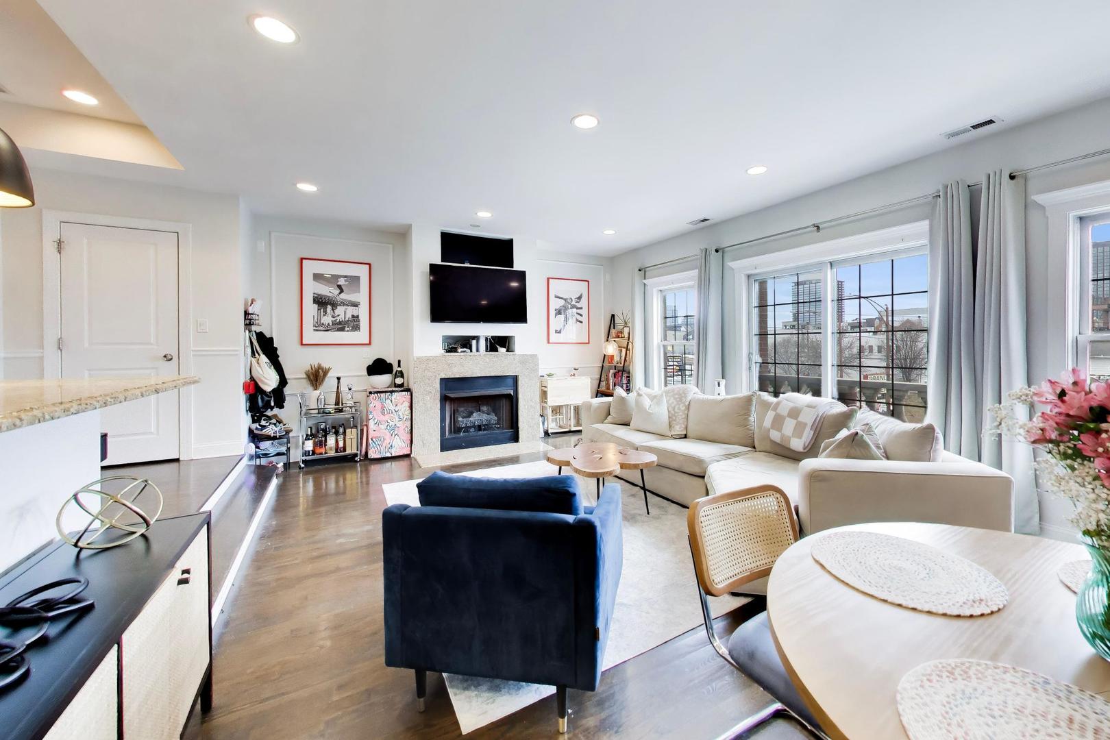 1402 W Grand Avenue 3