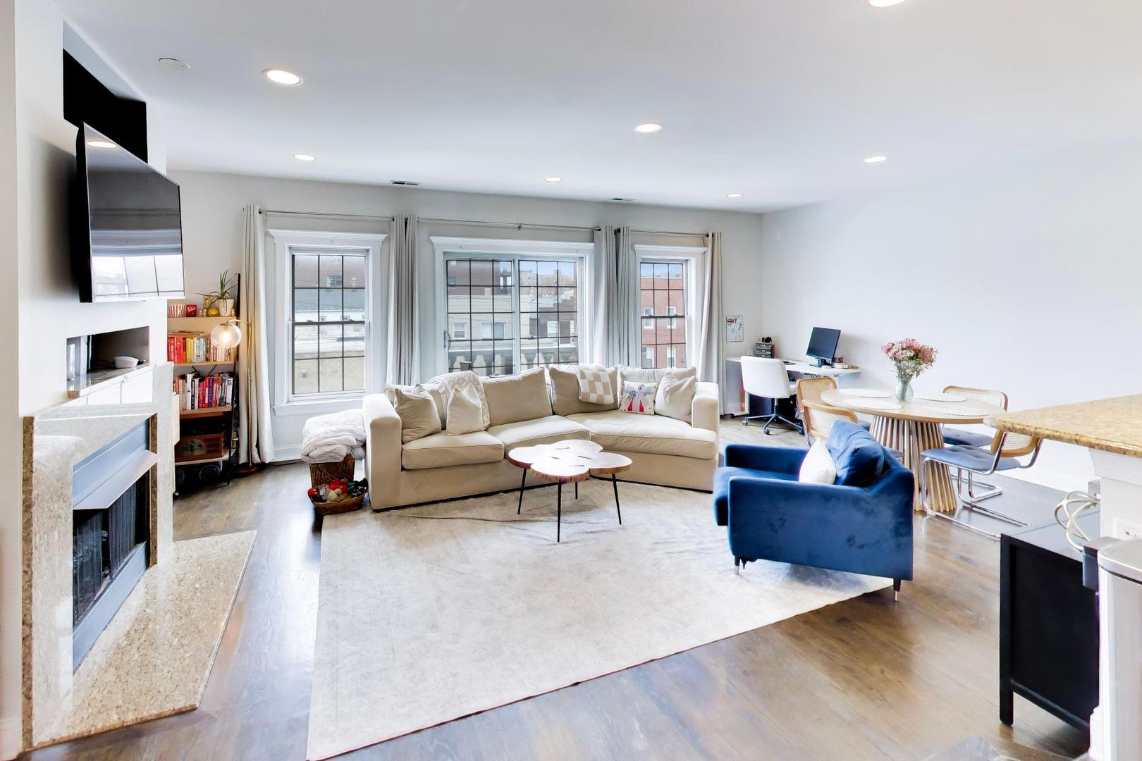 1402 W Grand Avenue 3