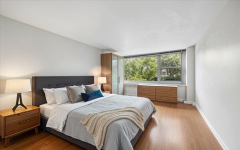 Tiny photo for 555 W Cornelia Avenue #501, Chicago, IL 60657 (MLS # 12762415)