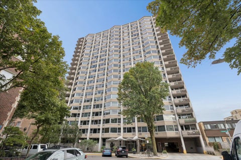 Photo of 555 W Cornelia Avenue #501, Chicago, IL 60657 (MLS # 12762415)