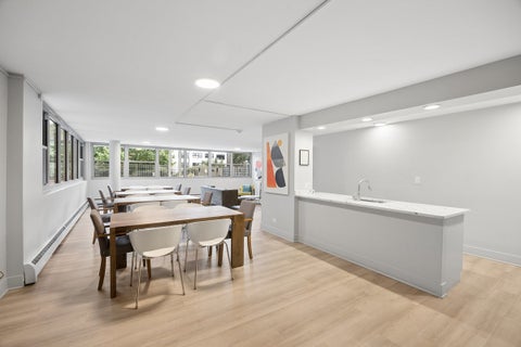 Tiny photo for 555 W Cornelia Avenue #501, Chicago, IL 60657 (MLS # 12762415)