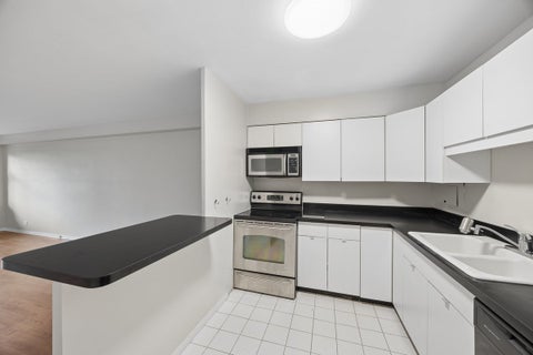 Tiny photo for 555 W Cornelia Avenue #501, Chicago, IL 60657 (MLS # 12762415)