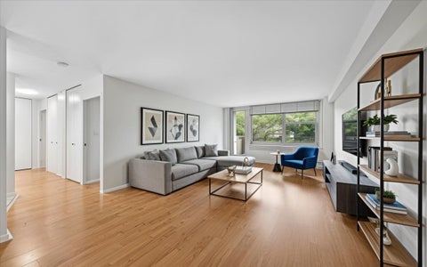 Tiny photo for 555 W Cornelia Avenue #501, Chicago, IL 60657 (MLS # 12762415)