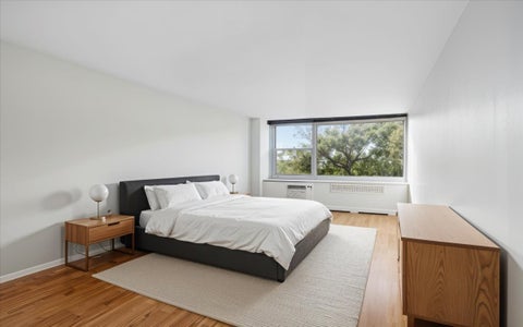 Tiny photo for 555 W Cornelia Avenue #501, Chicago, IL 60657 (MLS # 12762415)
