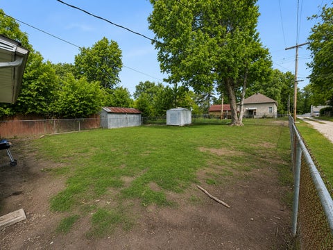 Tiny photo for 300 W Allmon Street, Salem, IL 62881 (MLS # 12637728)
