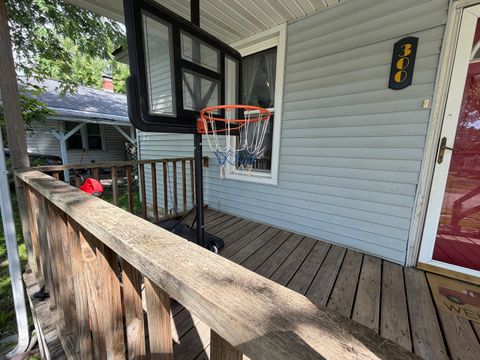 Tiny photo for 300 W Allmon Street, Salem, IL 62881 (MLS # 12637728)