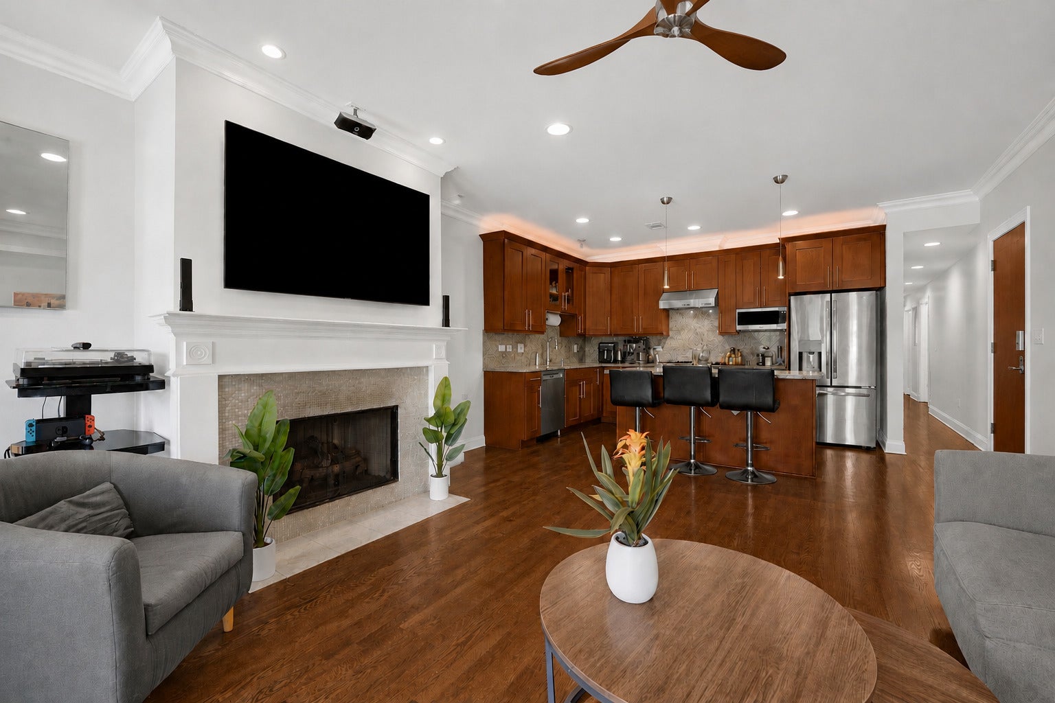 409 W North Avenue 2E