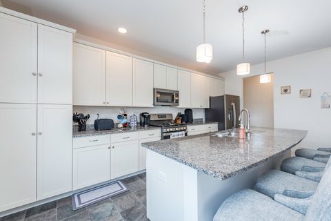 Tiny photo for 2214 Truman Trail, McHenry, IL 60051 (MLS # 12622120)