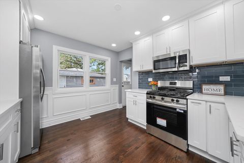 Tiny photo for 9624 W Shore Drive, Oak Lawn, IL 60453 (MLS # 12565384)