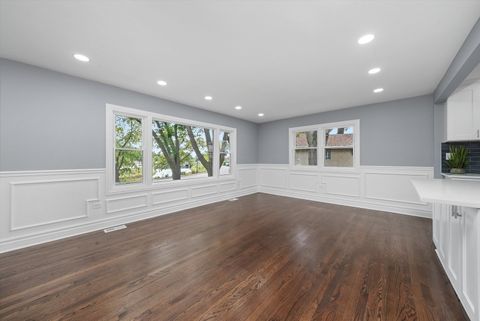 Tiny photo for 9624 W Shore Drive, Oak Lawn, IL 60453 (MLS # 12565384)