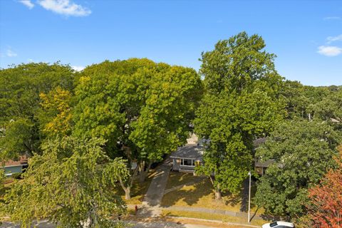 Tiny photo for 9624 W Shore Drive, Oak Lawn, IL 60453 (MLS # 12565384)