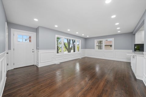 Tiny photo for 9624 W Shore Drive, Oak Lawn, IL 60453 (MLS # 12565384)