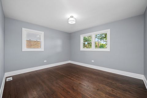 Tiny photo for 9624 W Shore Drive, Oak Lawn, IL 60453 (MLS # 12565384)