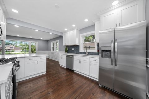 Tiny photo for 9624 W Shore Drive, Oak Lawn, IL 60453 (MLS # 12565384)