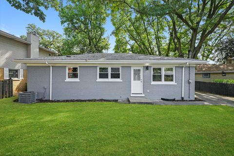 Tiny photo for 9624 W Shore Drive, Oak Lawn, IL 60453 (MLS # 12565384)