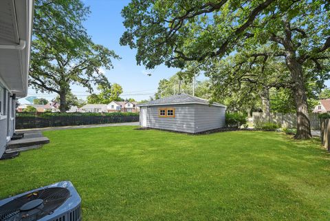 Tiny photo for 9624 W Shore Drive, Oak Lawn, IL 60453 (MLS # 12565384)