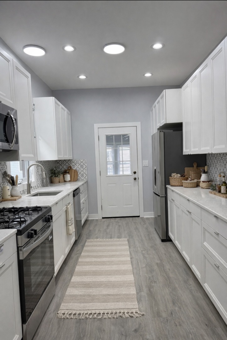 2442 N Lawndale Avenue