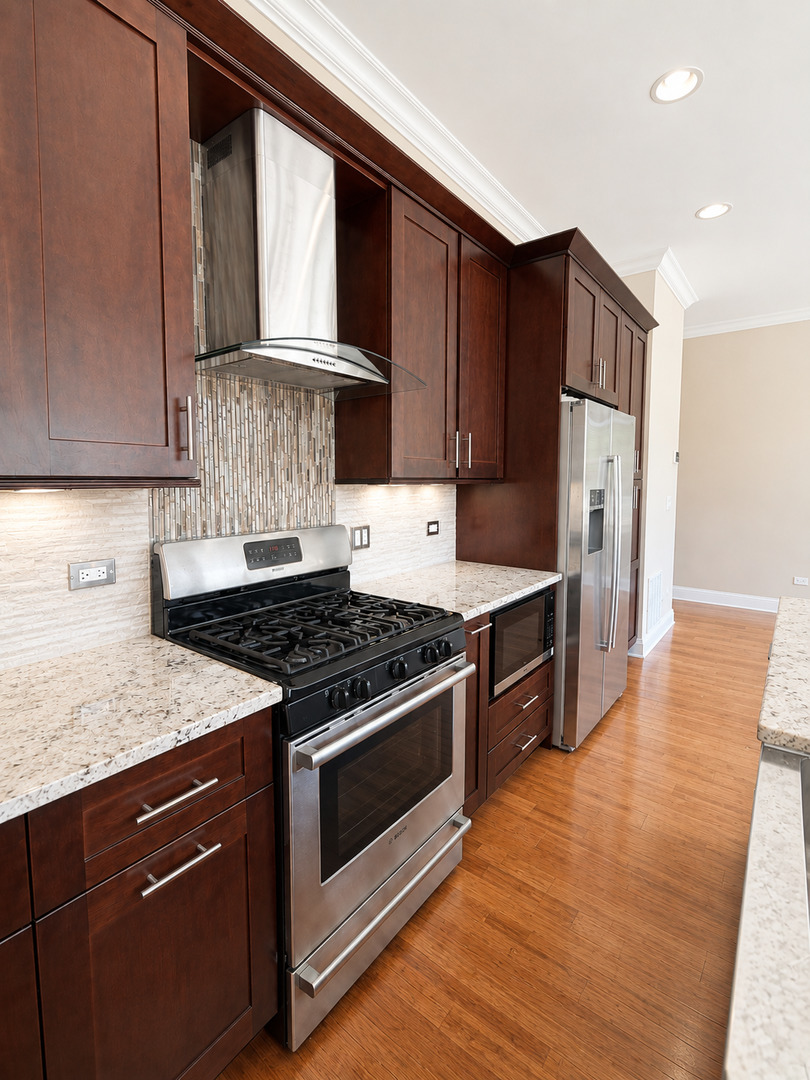 1002 W Van Buren Street 205