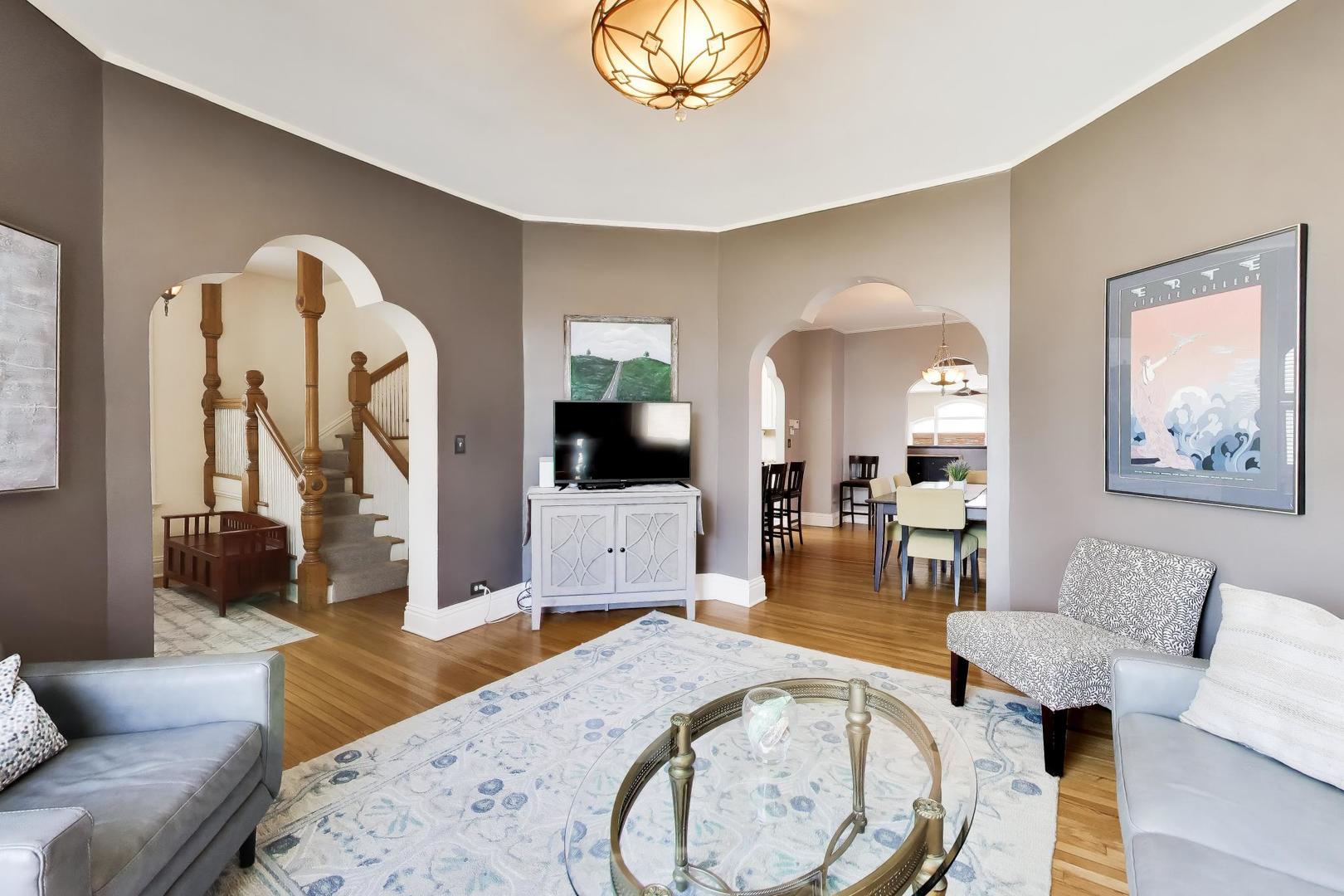 6548 N Oliphant Avenue