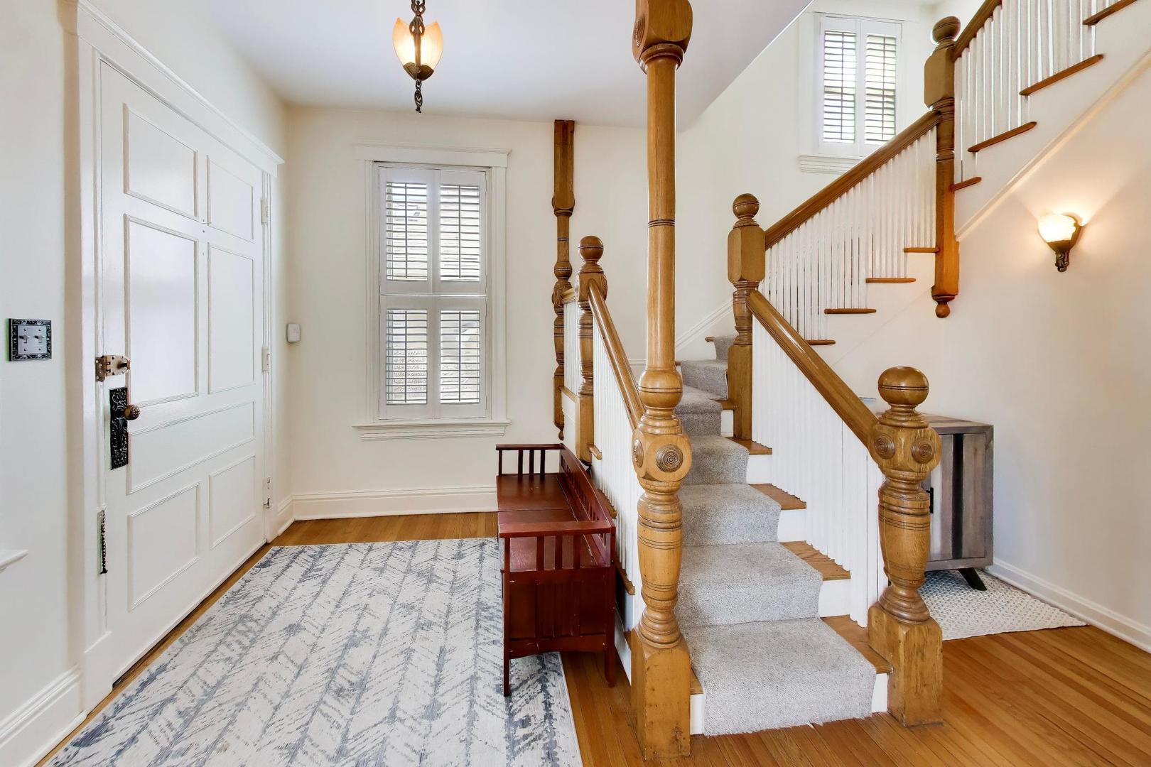 6548 N Oliphant Avenue